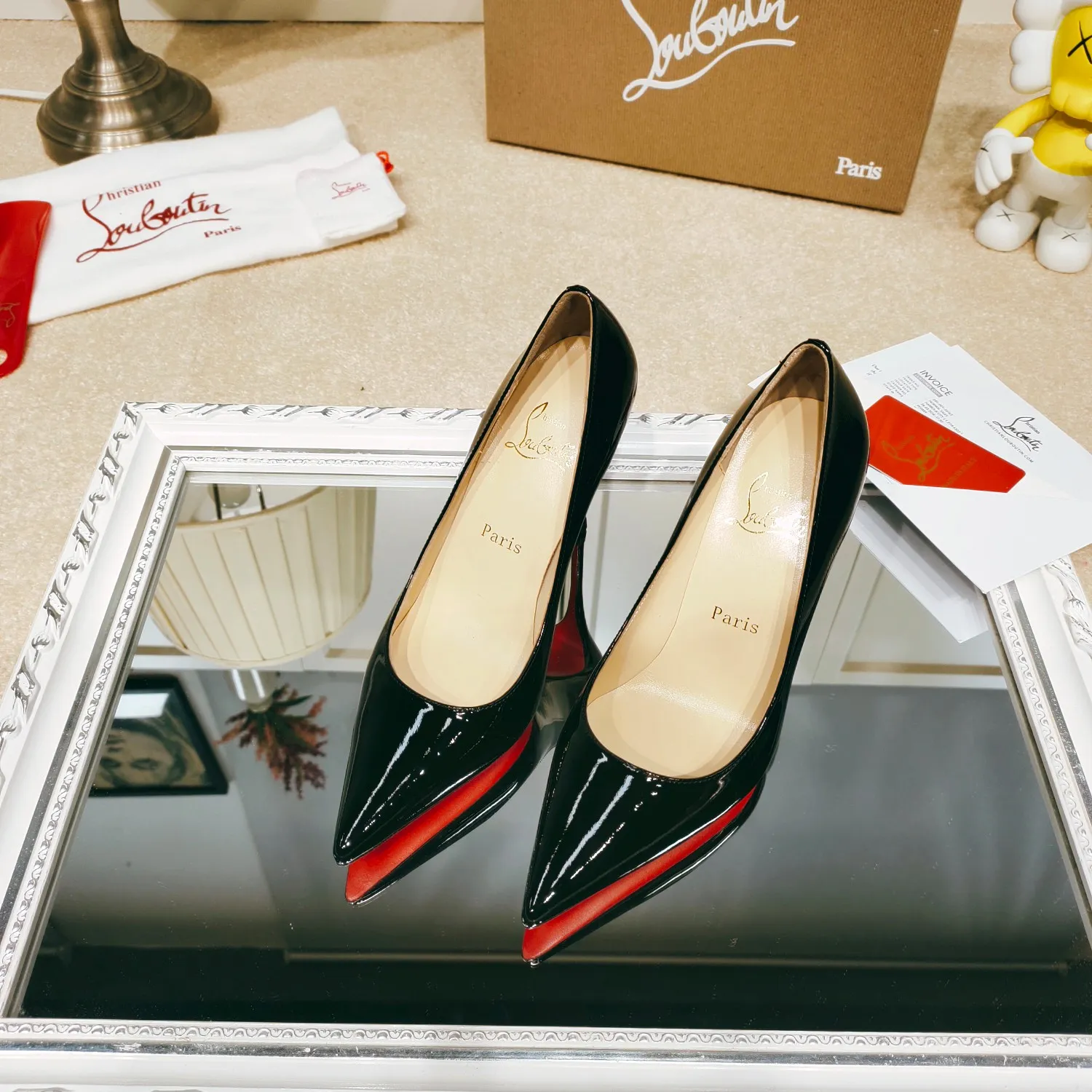 👟👟Ex-factory price 560👟👟 Women's shoes, women's clothing, women's shoes, women's clothing, women's shoes, women's clothing, women's shoes, women's clothing 🎀Christian Louboutin (Christian Louboutin) CL red-soled shoes, early spring style.  A must-have high-heeled shoe for fairies, with 5 types of heel heights to choose from! The original version was disassembled and developed, produced with original craftsmanship, and after 3 months of continuous debugging, it can be shipped perfectly. Stable and comfortable high heels allow every fairy to control them easily. The lines on the back of the foot are super sexy and suitable for various occasions. Original matching packaging! 💞Fabric: Imported sheepskin, cow patent leather, cowhide + special materials (other materials and colors can be customized according to drawings) 💕Inner lining, feet: imported sheepskin! 💕Outsole: Italian red high-gloss leather outsole 💕Heel height: 10cm 💕Number of sizes: 35-39 (34/40/41 can be customized)